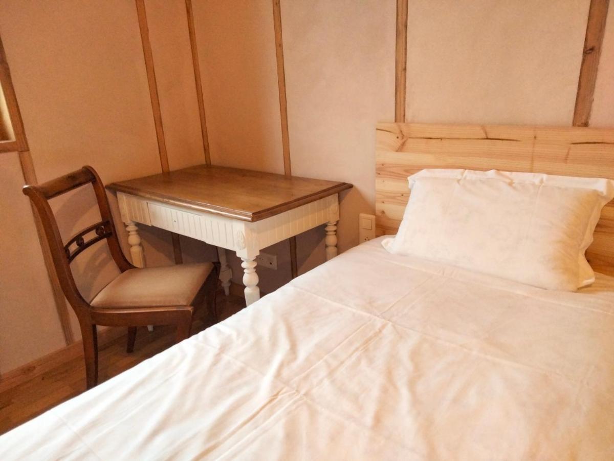 A La Belle Etoile Hotel Mellionnec ภายนอก รูปภาพ